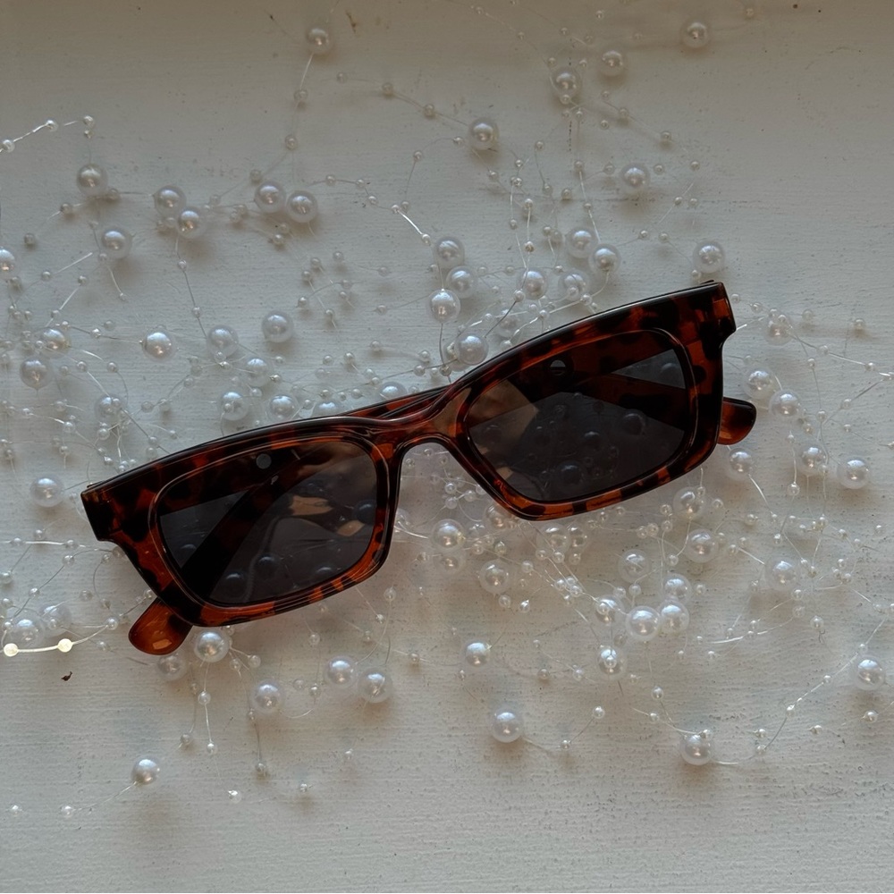New Leopard Sunglasses - Picture 2 of 2